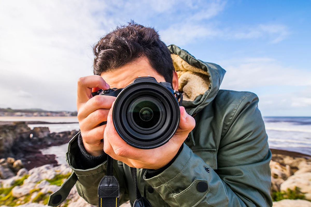 Looking through the lens (Photo: iStock)