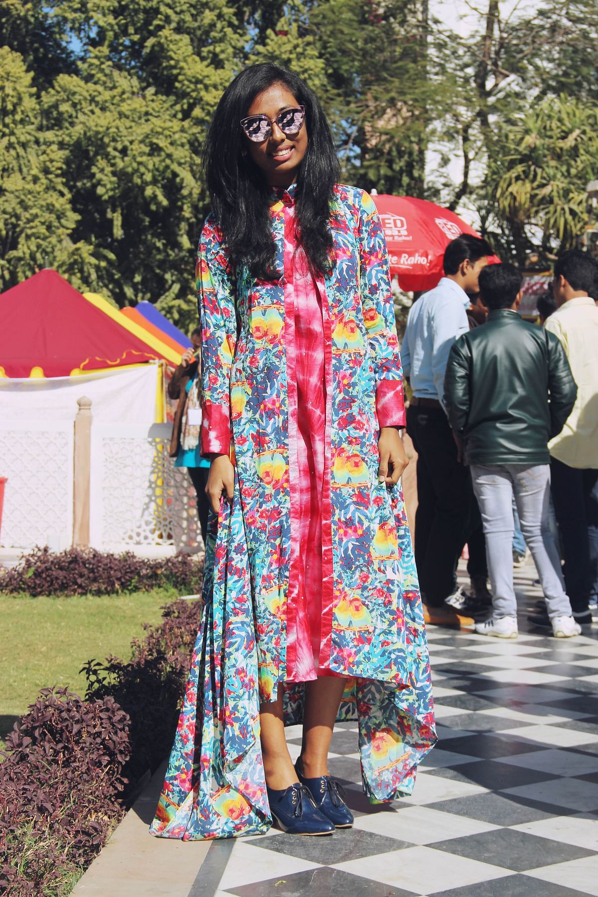 It’s an interesting mix of words and fashion at Jaipur Literature Festival 2017. Take a look.