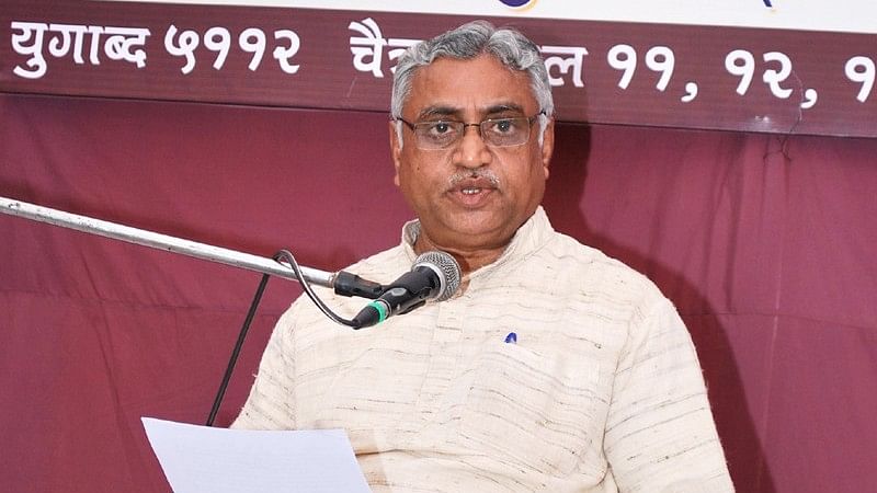  RSS’ Pramukh Pracharak Manmohan Vaidya. (Photo Courtesy: <a href="http://samvada.org/2013/news/rss-press-release-by-dr-manmohan-vaidya-on-shinde-statements-demands-congress-to-apologise/">Samvad</a>)