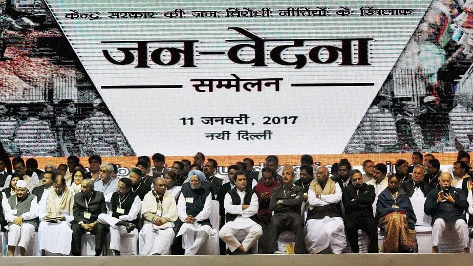 Congress leaders at the Congress’ ‘Jan Vedana Sammelan’ in Delhi. (Photo: PTI)