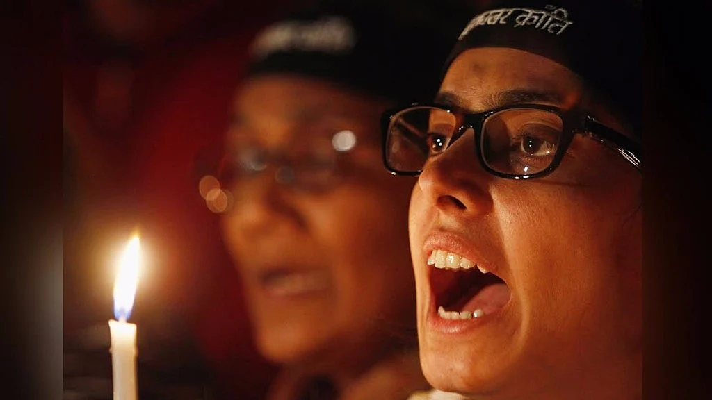 A candlelight vigil to mark the first death anniversary of the Delhi gang-rape victim in 2013. Photo used for representative purpose. (Photo: Reuters)