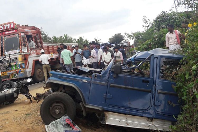 The accident happened in Alanahalli on the the Mysuru-T Narasipura road on Saturday morning. (Photo: The News Minute)