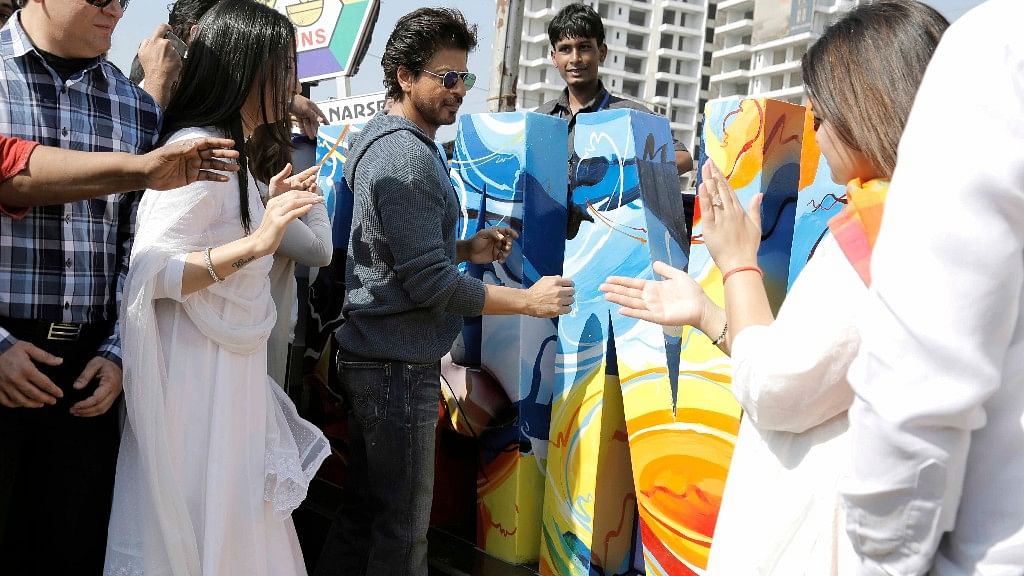 SRK with Poonam Mahajan. (Photo: Yogen Shah)