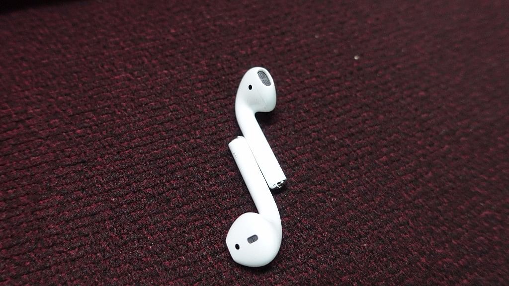 Apple Airpods give you wireless music. (Photo: <b>The Quint</b>/<a href="https://twitter.com/2shar">@2shar</a>)