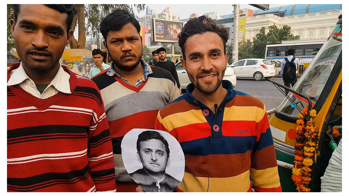 “Akhilesh has done a lot in the last 5 years,” says Mohammed Shabaz Khan, a <i>tempowala</i>. (Photo: <b>The Quint</b>/Vatsala Singh)