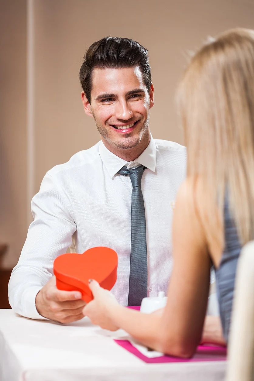 Choose a look that complements your face (Photo: iStock)