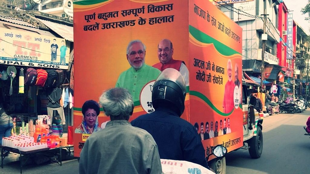 A ‘Modi van’ in Haridwar is driving home the BJP’s agenda. (Photo: <b>The Quint</b>/ Ashutosh Singh)