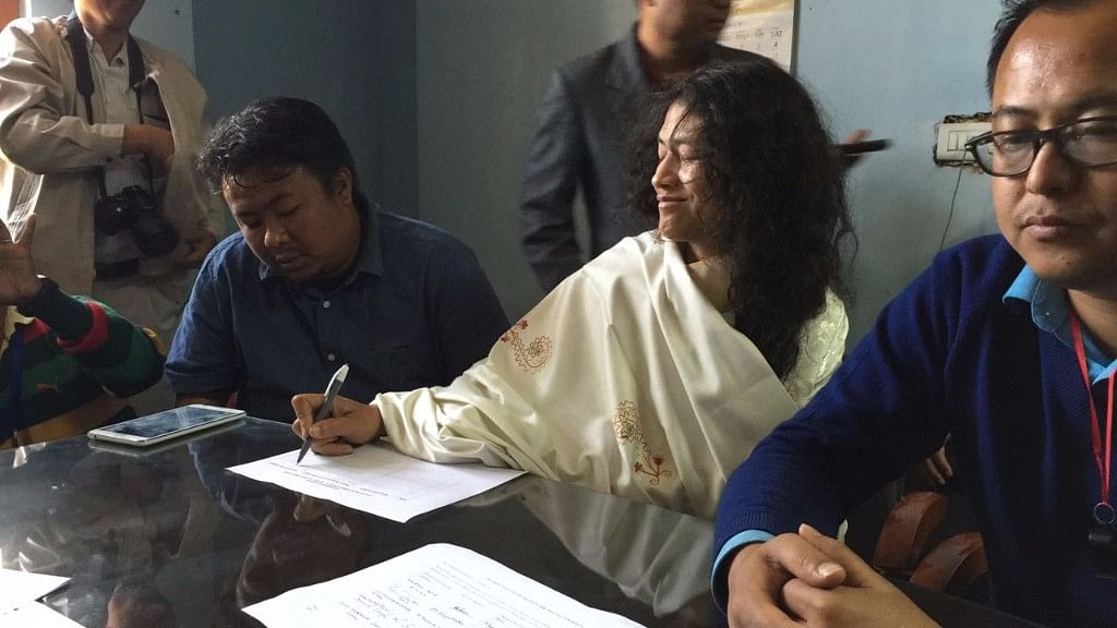Sharmila filed her nominations on behalf of her Peoples’ Resurgence and Justice Alliance (PRJA), which is making an electoral debut, while Ibobi Singh files for Congress. (Photo: <b>The Quint</b>)