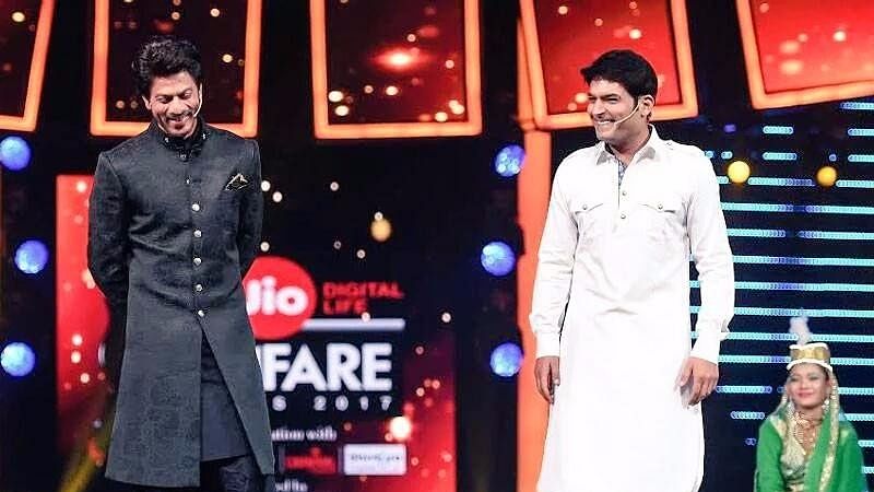 Shah Rukh Khan and Kapil Sharma hosted the awards night. (Photo courtesy: Twitter/GirlStylish15)