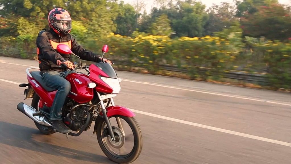 Does the Hero Achiever 150 pack in enough charm in its latest commuter back? (Photo: <b>The Quint</b>)