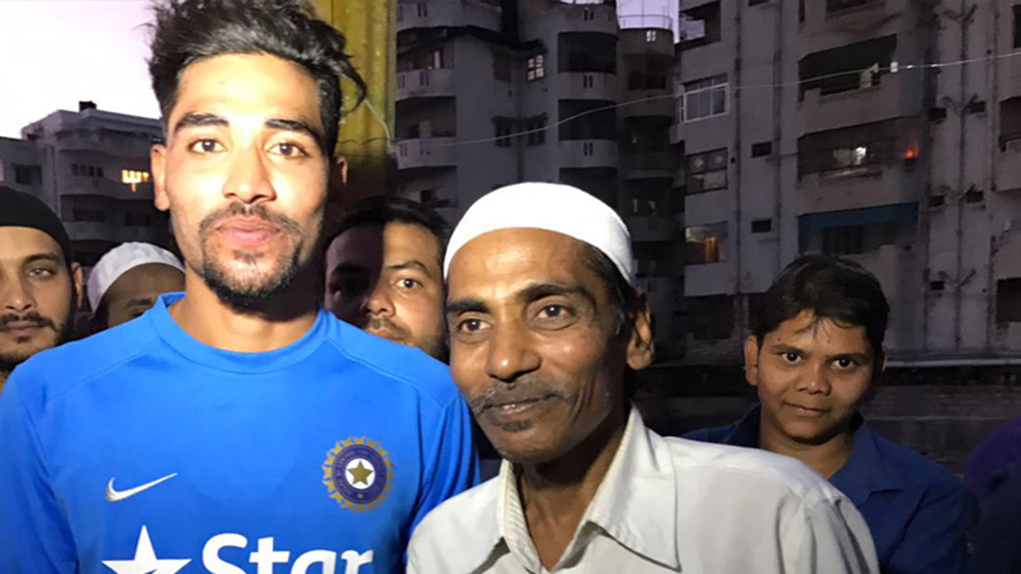 Mohammed Siraj poses with his father in Hyderabad. (Photo: Twitter)