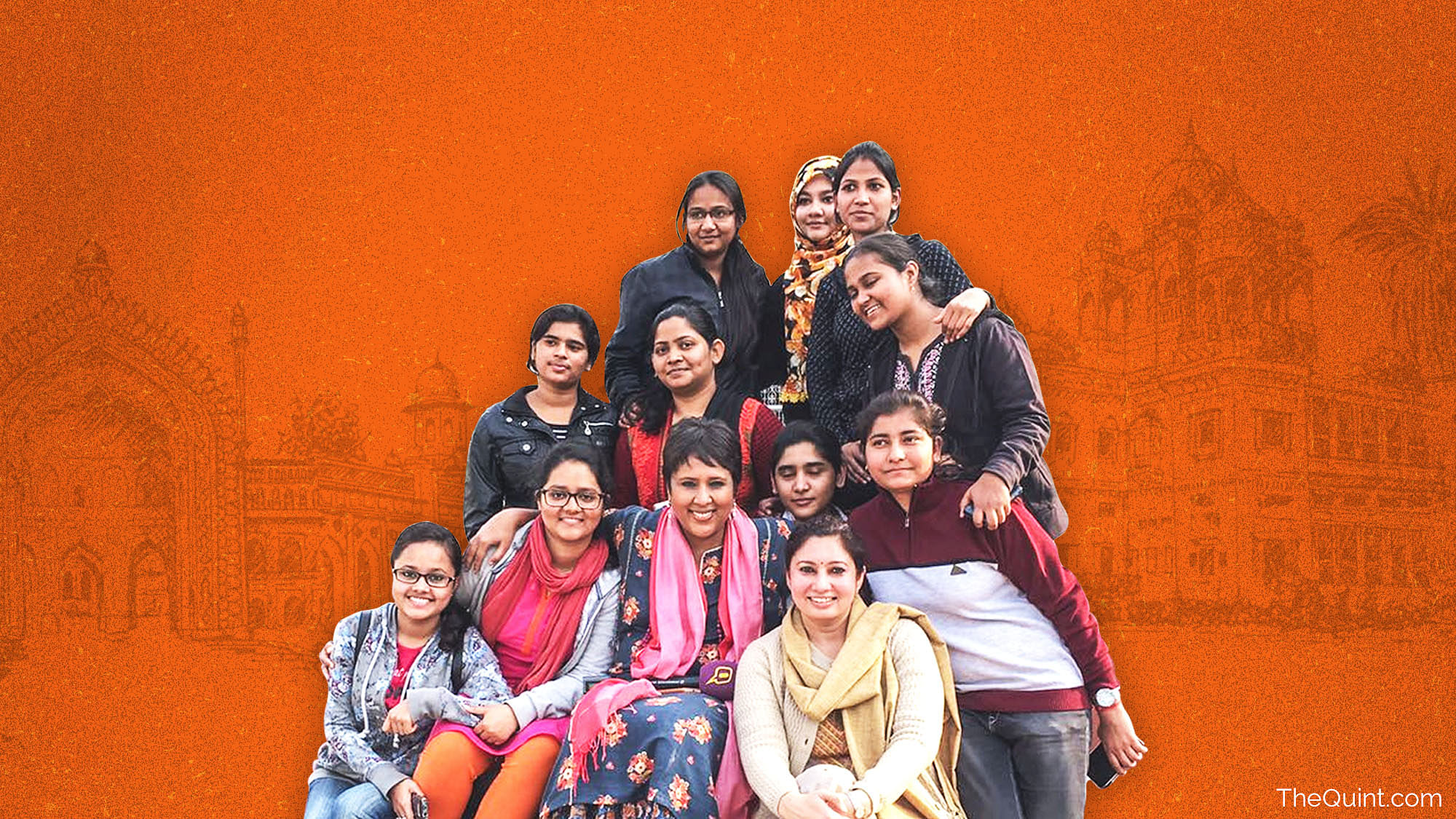 

Barkha Dutt with young women in the Lucknow University. (Photo: <b>The Quint</b>)