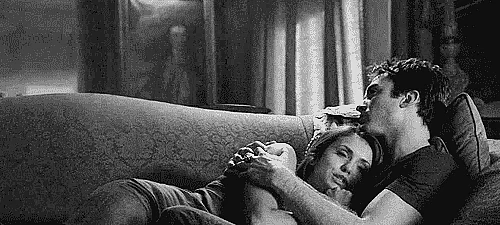 (GIF Courtesy: <a href="http://i2.wp.com/www.newlovetimes.com/wp-content/uploads/2016/02/couple-things5.gif?resize=500%2C225">www.newlovetimes.com</a>)