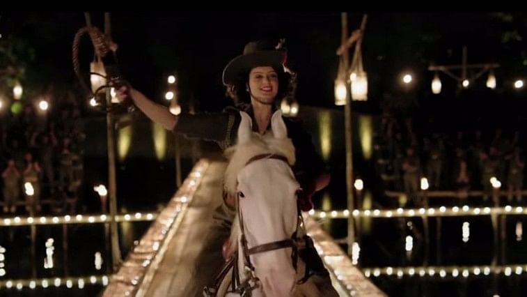 Kangana Ranaut charms with her vivacious on-screen persona as Julia in this still from <i>Rangoon</i>. (Photo courtesy: YouTube/Viacom18MotionPictures)
