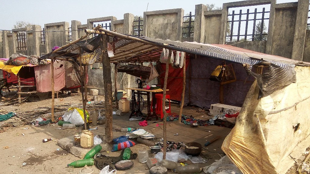 People belonging to the Pardhi community are forced to live as refugees in Betul district, as they wait for rehabilitation by the administration. (Photo: Sunita Malpani/ <b>The Quint</b>)