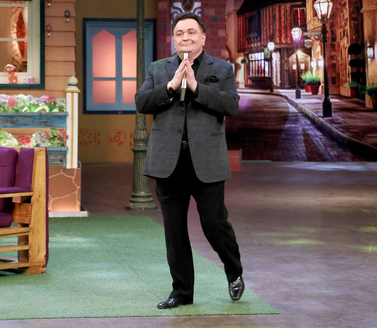 Rishi Kapoor dances on the sets of The Kapil Sharma Show. (Photo: Yogen Shah)