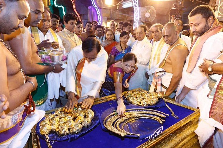 The offering included ornaments worth Rs 5 crore to Lord Balaji & a nose-stud worth Rs 45,000 to Goddess Padmavati.