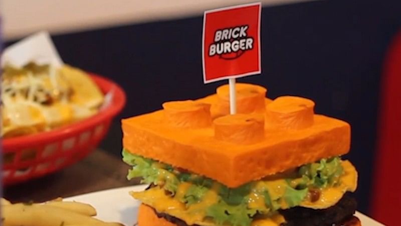 Lego-shaped cheeseburger at Brick Burger (Photo: Ruptly)