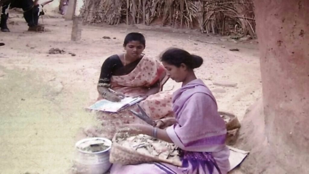  Manjula began her career as the first ever editor of <i>Navodayam</i>, a monthly magazine that is run mostly by Dalit women. (Photo Courtesy: <a href="http://www.thenewsminute.com/article/how-group-six-dalit-women-andhra-empowered-several-thousands-journalism-58288">The News Room</a>)