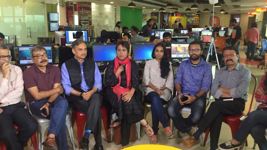 Barkha Dutt with the panel of reporters who travelled to UP for election coverage. (Photo: <b><i>The Quint</i></b>)