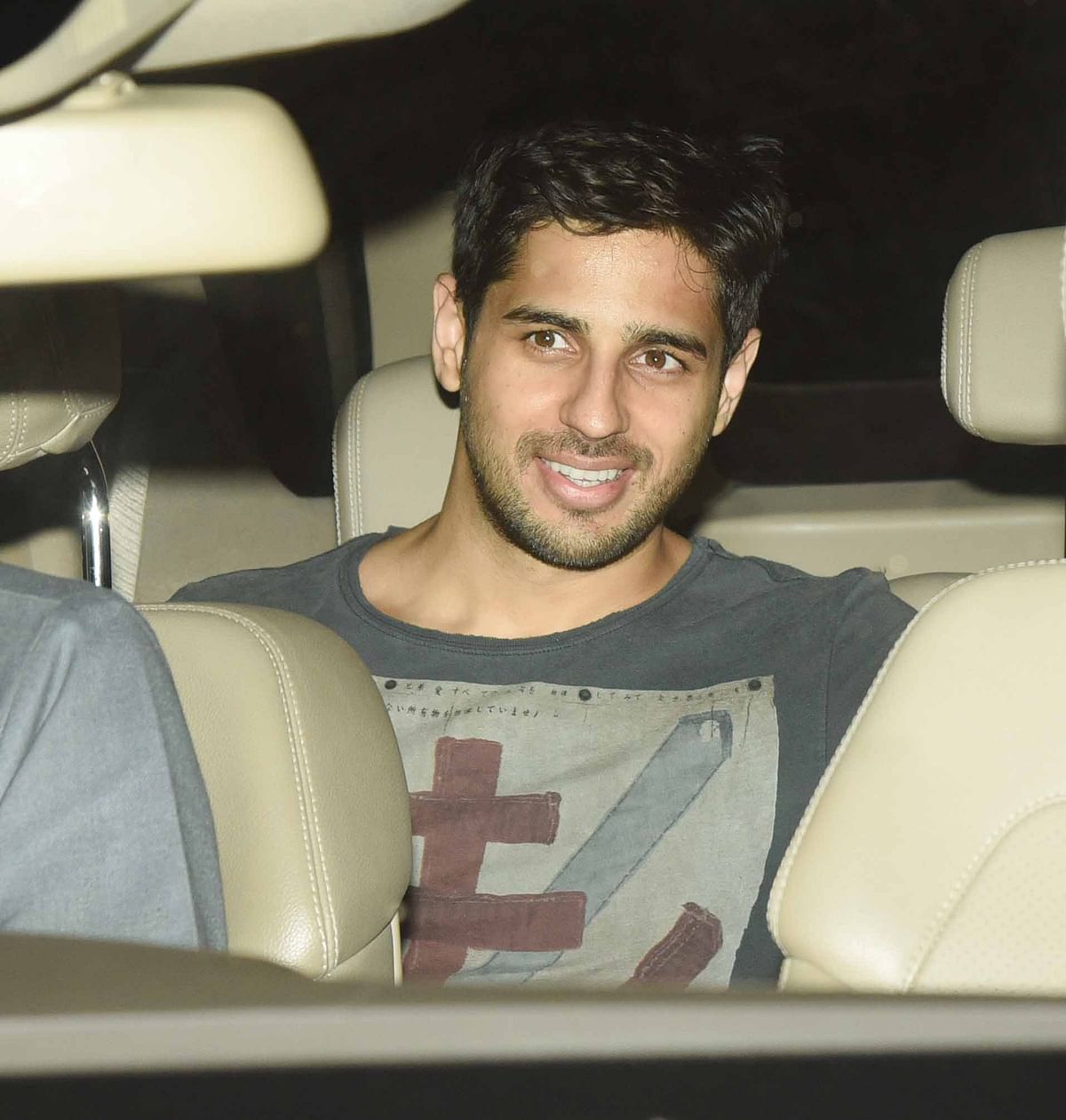 Couple alert! ‘Phillauri’ screening saw Alia and Sidharth,  Sonakshi and Bunty Sachdev making appearances together. 