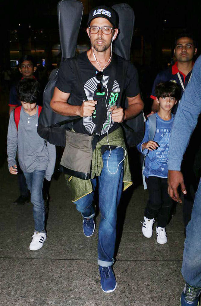 While Hrithik leaves for a vacation with kids, this is what mommy Sussanne is upto.