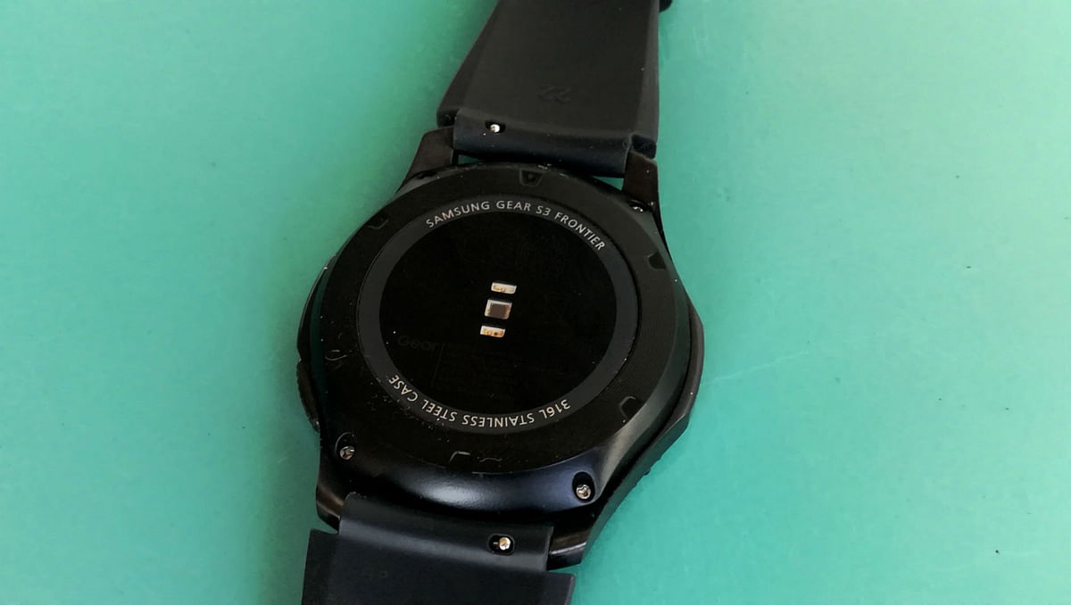 The latest attempt at a wearable device by Samsung points us to old app troubles. 