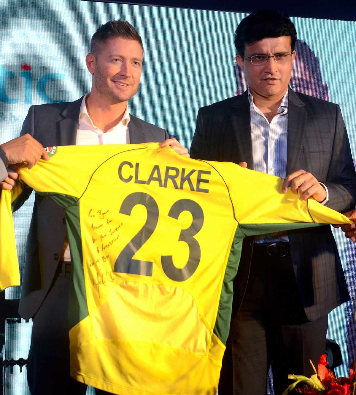 Michael Clarke lauded BCCI and Cricket Australia for their handling of the recent DRS controversy.