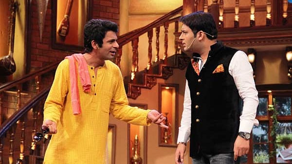 Kapil Sharma and Sunil Grover share the stage on <i>The Kapil Sharma Show</i>.&nbsp;