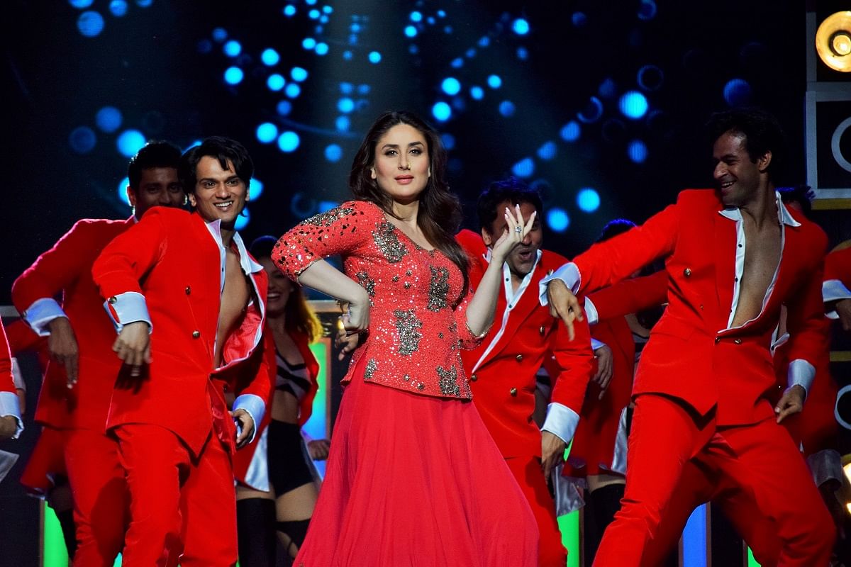 

Kareena Kapoor Khan paid a dancing tribute to the Khans of Bollywood.