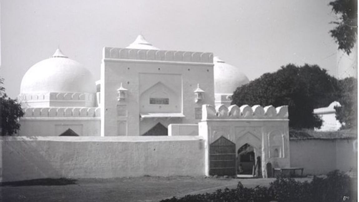 

The Babri Masjid in early 1900. (Photo Courtesy: The British Library Board)