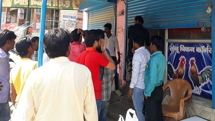 Shiv Sena workers shut meat shops in Gurugram (Photo: ANI Screengrab)