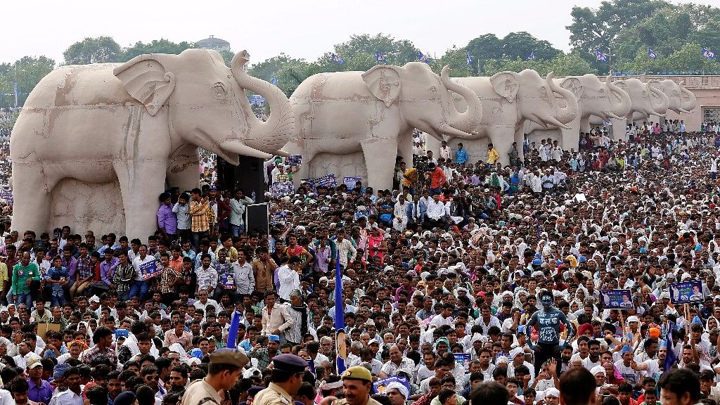 People attend an election campaign rally of Bahujan Samaj Party (BSP) chief Mayawati in October 2016. (Photo Courtesy: Reuters) 
