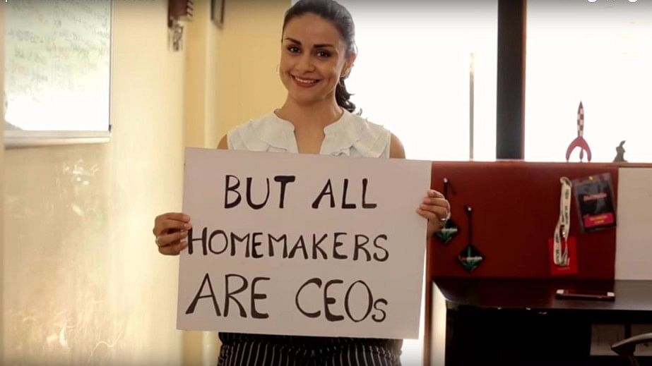Actress-turned-entrepreneur Gul Panang celebrates the spirit of homemakers. (Photo: Youtube/<a href="https://www.youtube.com/watch?v=0MCmqtFnYN8&amp;feature=youtu.be">BloombergQuint</a>)