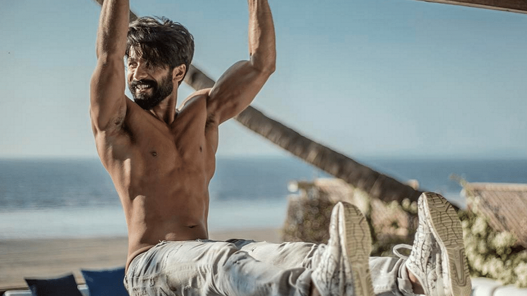 Which one is your favourite, Shahid Kapoor or his perfect abs? 