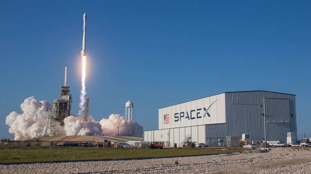 Falcon 9 and SES-10 takes off from Kennedy Space Centre’s pad 39A. (Photo Courtesy: Flickr/<a href="https://www.flickr.com/photos/spacex">Space X</a>)