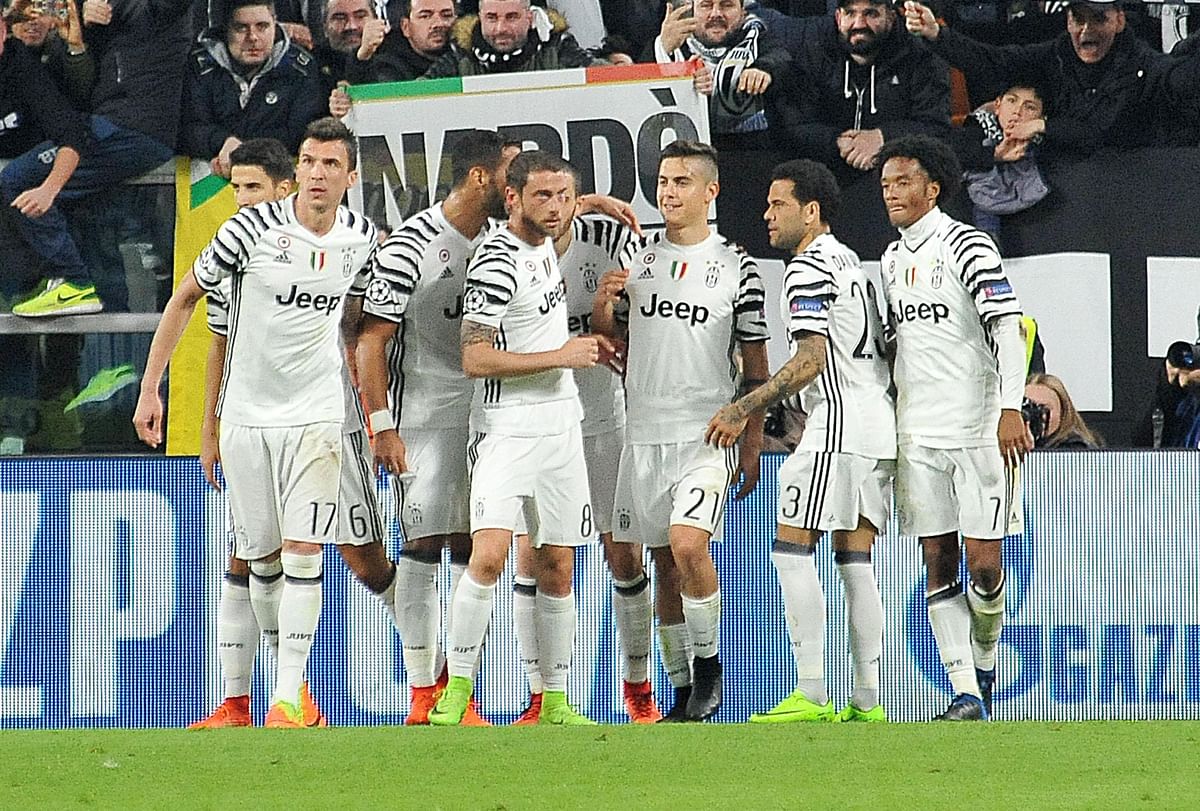 Juventus coasted into the Champions League quarter-finals with a 1-0 win over Porto. 