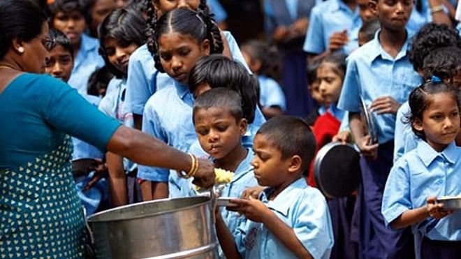 Data provided to HRD ministry reveals that 4.4 lakh students under the mid-day meal, across three states, are non-existent. (Photo: AP)