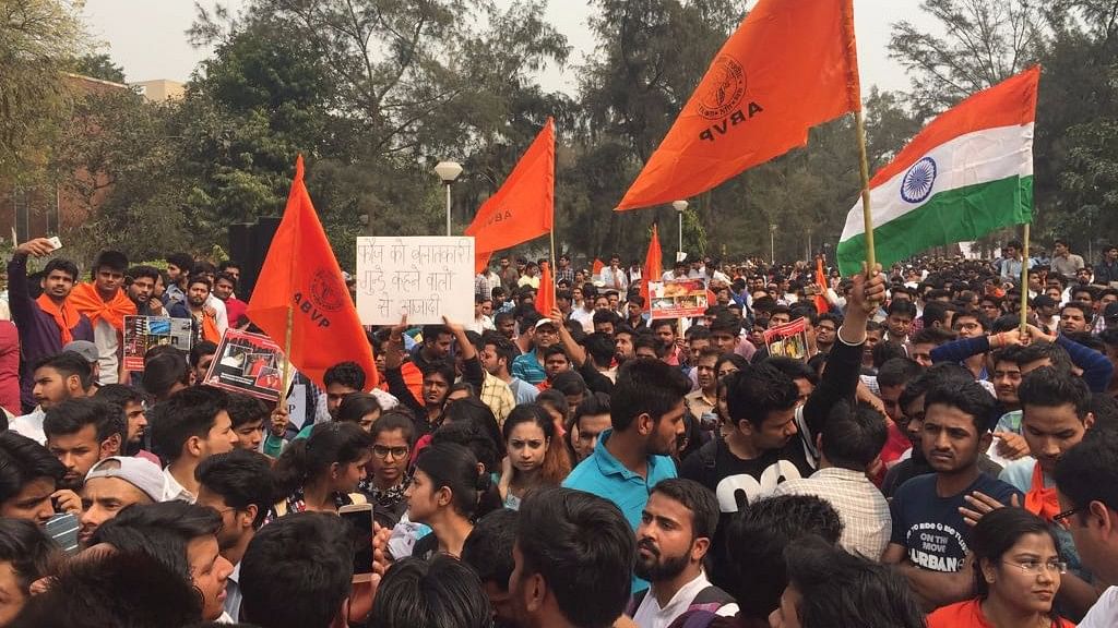 

Students and ABVP supporters at the “Save DU” march. (Photo: <b>The Quint</b>)