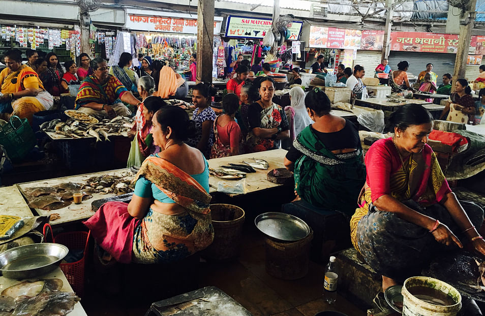 Glance into the Khar Danda Town fish market through the Quint Lens to experience a centuries-old Bombay. 