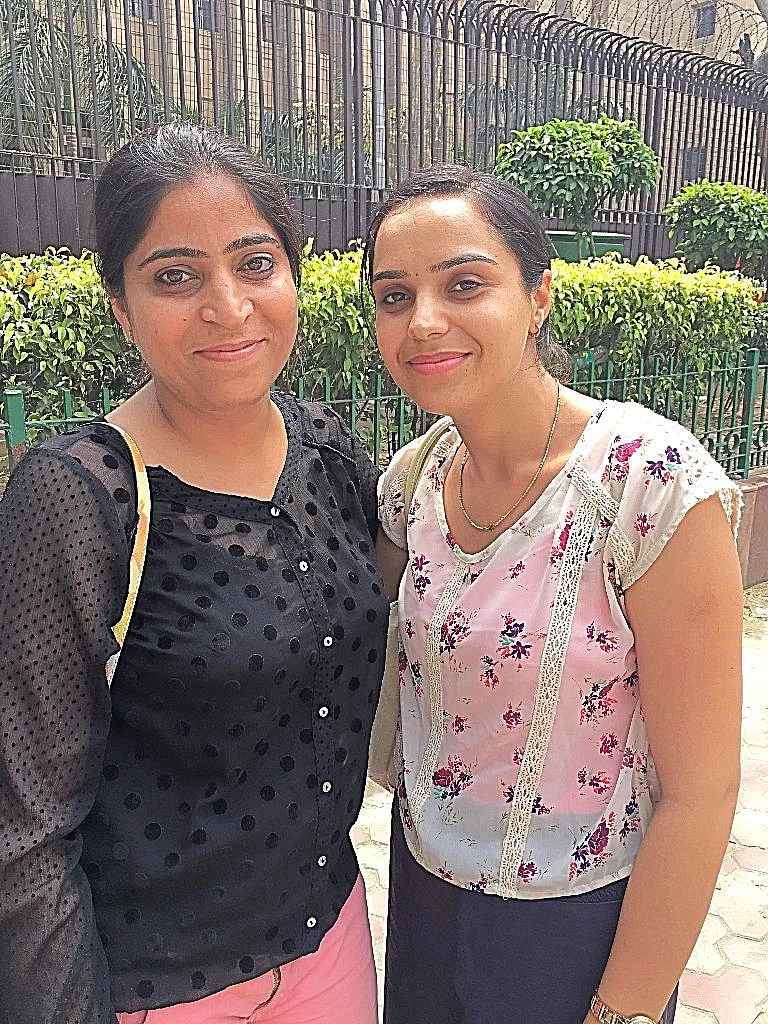 Arpita (Left) and Prabhjot (Right) were accompanying their mother-in-law who’s an NRI. (Photo: <b>The Quint</b>)