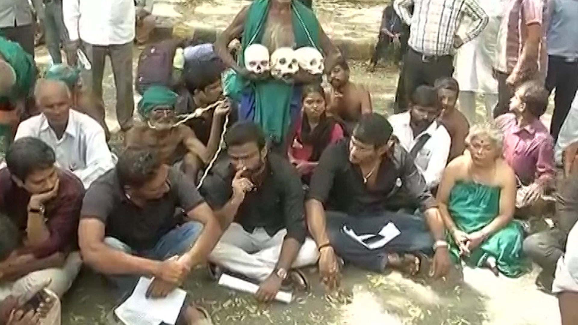 Tamil actors visit the farmers protesting at Delhi’s Jantar Mantar. (Photo: ANI Screengrab)