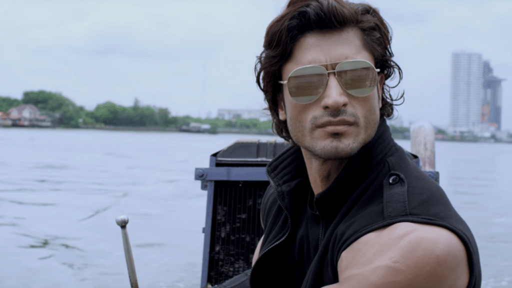 With a chiselled body and electrifying stunts, Vidyut Jammwal is full paisa vasool! (Photo Courtesy: YouTube)&nbsp;
