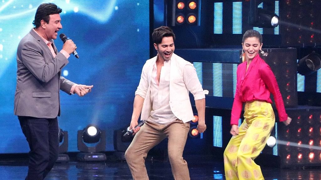 Varun Dhawan and Alia Bhatt dance as Anu Malik sings. (Photo: Yogen Shah)