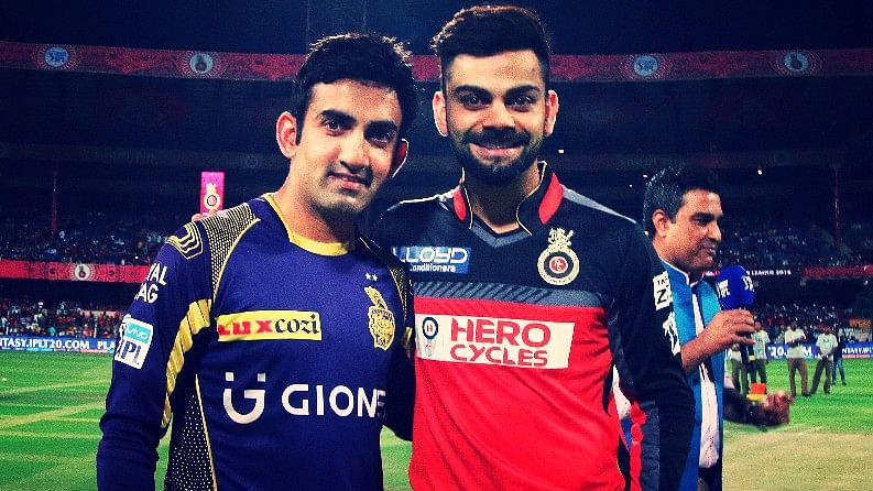 Gautam Gambhir (L) and Virat Kohli pose for a picture ahead of the match in IPL-9. (Photo: BCCI)