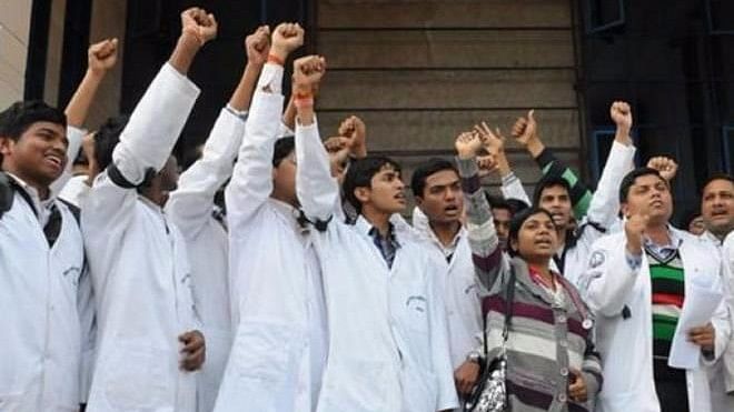 The Bombay High Court will likely hear the case of doctors going on strike in the state, on Thursday. (Photo: PTI) 