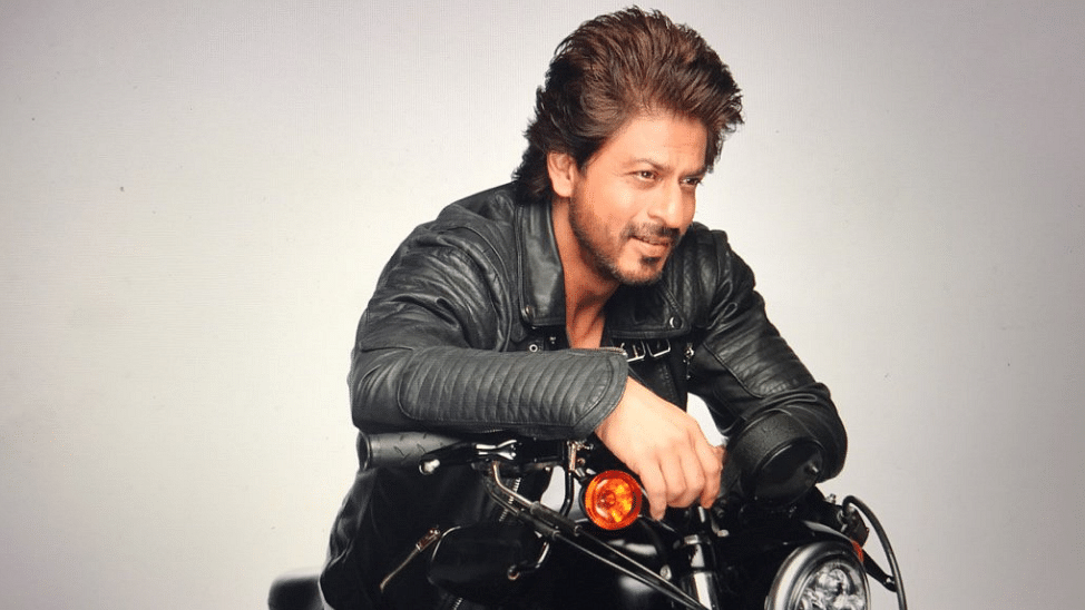 SRK brings out his leather jacket and takes us right back to DDLJ. (Photo courtesy: Twitter/@iamsrk)