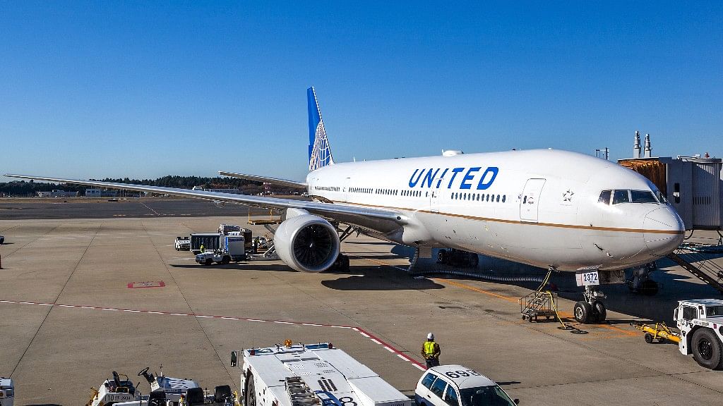 

After people boarded the flight, they were told that 4 volunteers were needed to give up seats for United employees. (Photo: iStock)