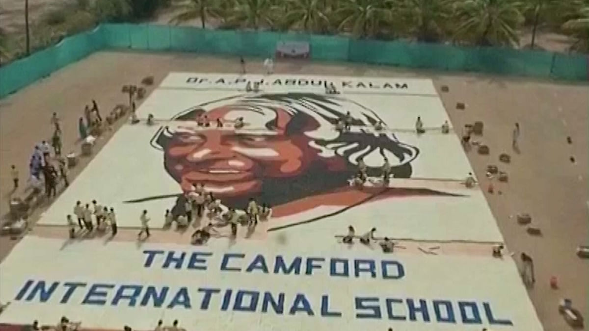 Students Make A Massive Paper-Cup Portrait Of India’s Missile Man 