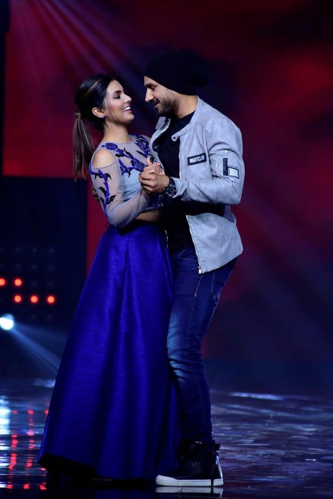 Harbhajan Singh and Geeta Basra show their love on the dance floor. (Photo courtesy: Star Plus)